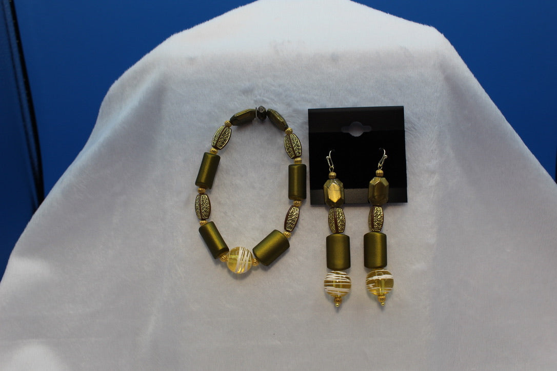 Earrings w/ Matching Bracelet - Green - Touched By Christ