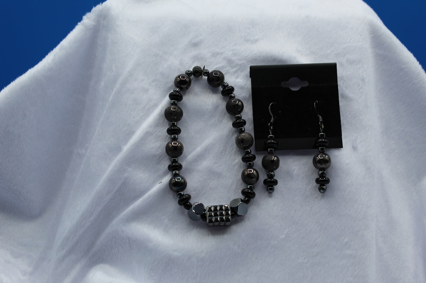 Earrings w/ Matching Bracelet - Black