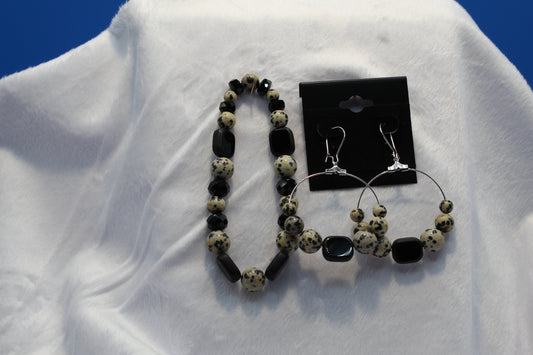 Earrings w/ Matching Bracelet - Black