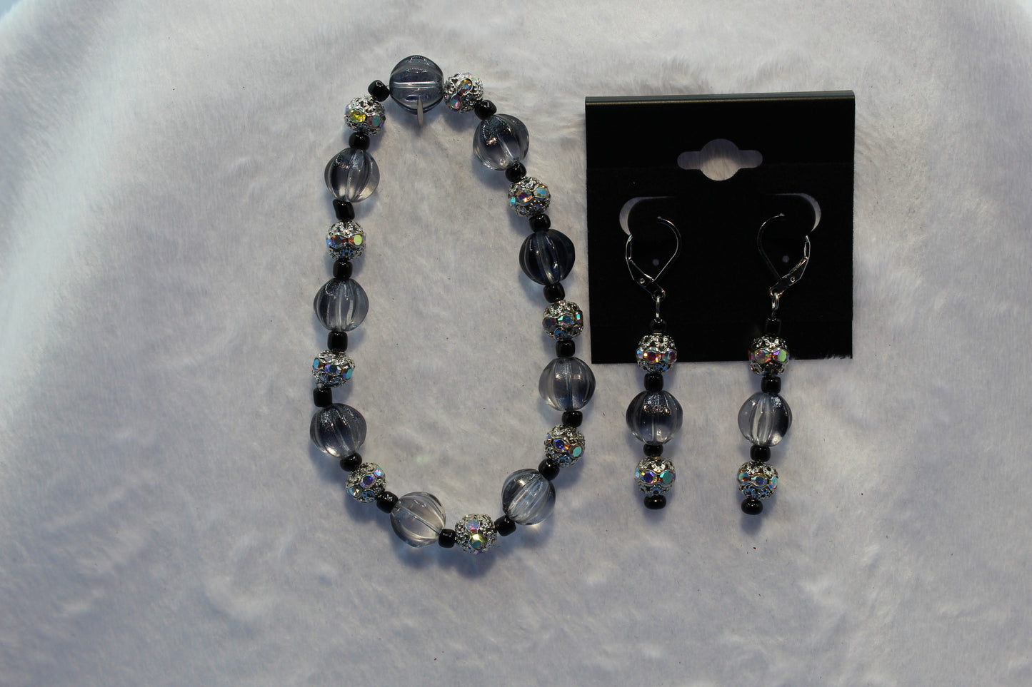 Earrings w/ Matching Bracelet - Black