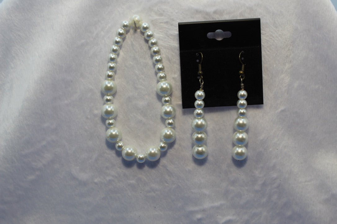 Earrings w/ Matching Bracelet - White