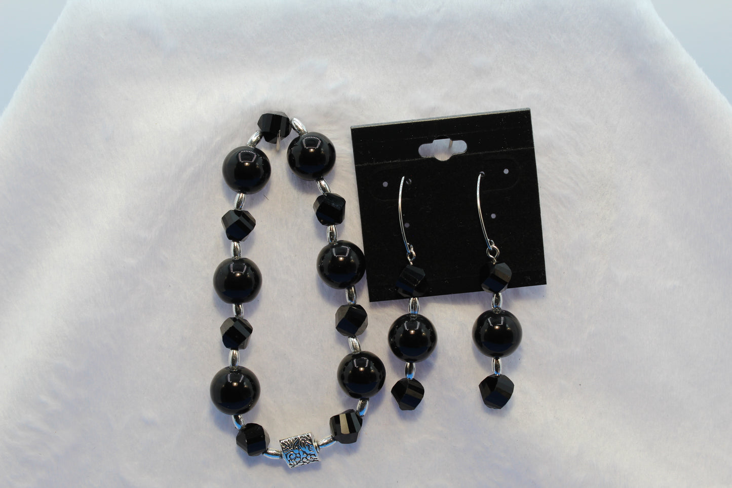 Earrings w/ Matching Bracelet - Black (D4)