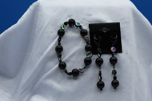 Earrings w/ Matching Bracelet - Black