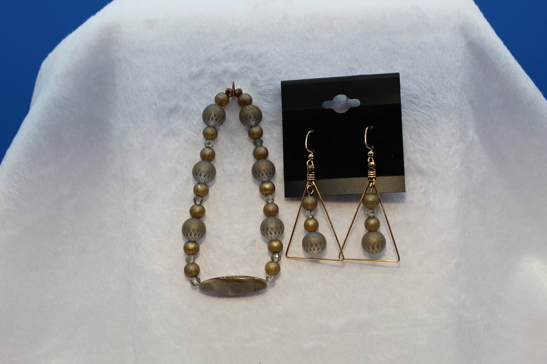 Earrings w/ Matching Bracelet - Brown