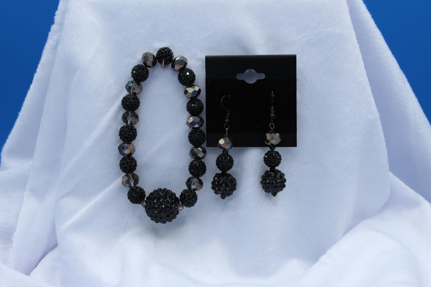 Earrings w/ Matching Bracelet - Black