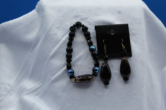 Earrings w/ Matching Bracelet - Black