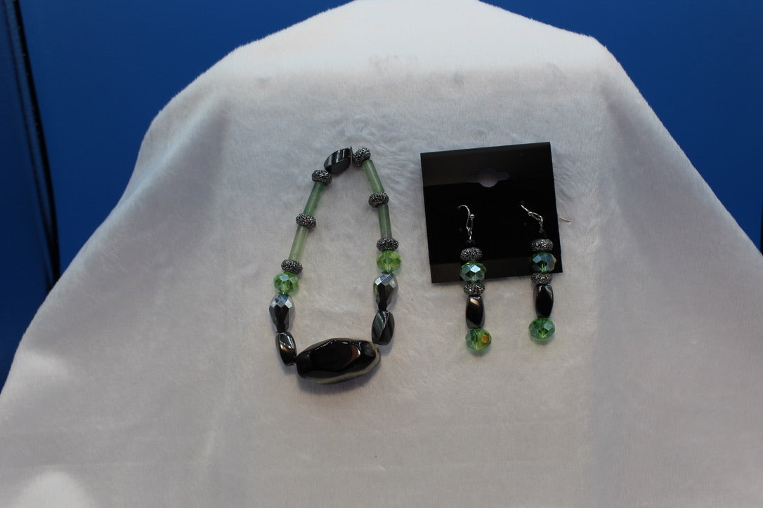 Earrings w/ Matching Bracelet - Green