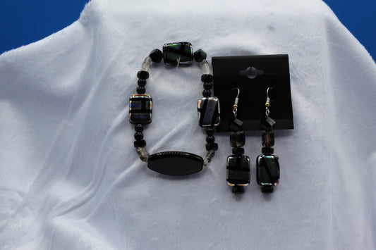 Earrings w/ Matching Bracelet - Black