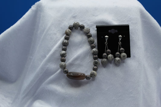 Earrings w/ Matching Bracelet - Black