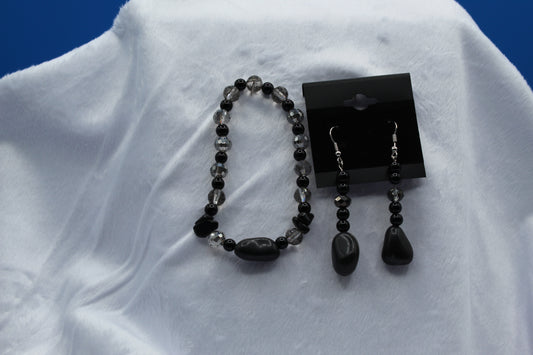 Earrings w/ Matching Bracelet - Black