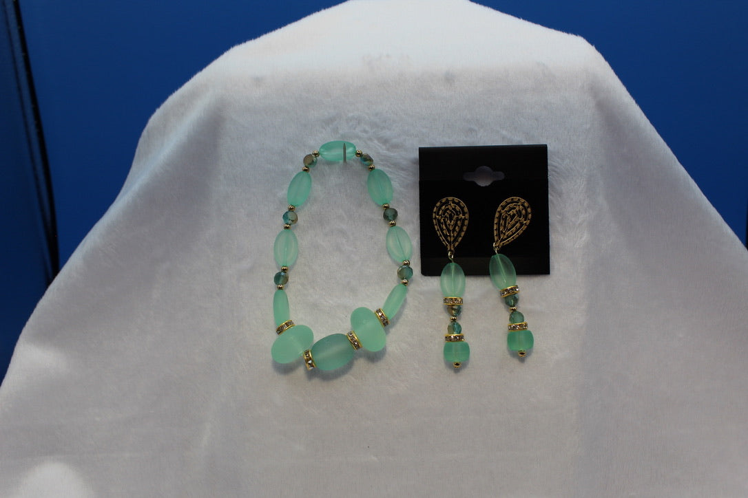 Earrings w/ Matching Bracelet - Green