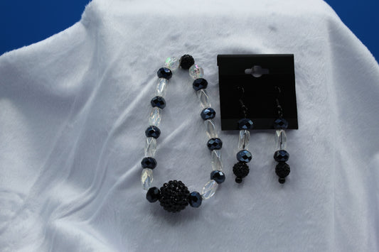 Earrings w/ Matching Bracelet - Black