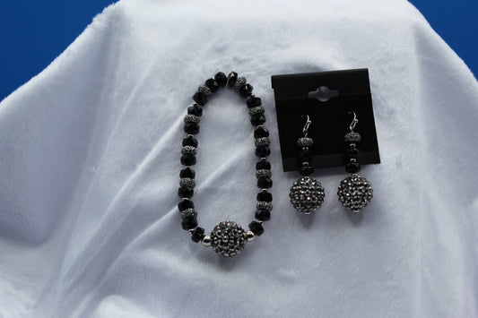 Earrings w/ Matching Bracelet - Black