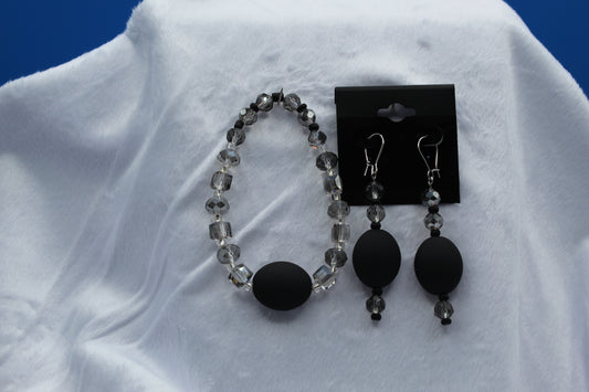 Earrings w/ Matching Bracelet - Black