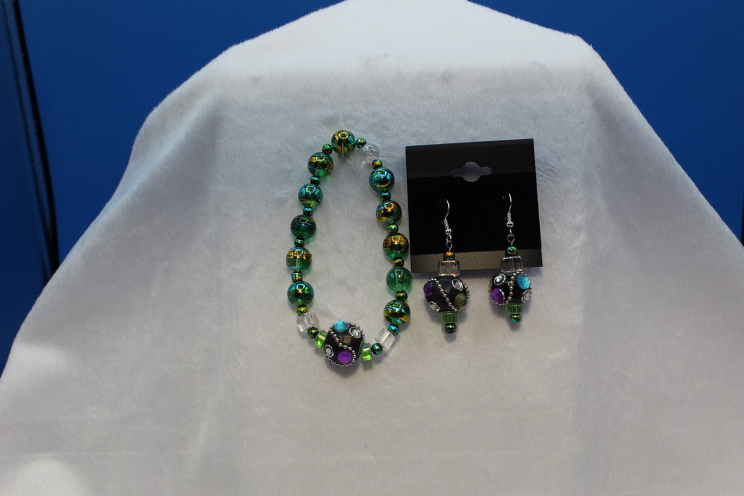 Earrings w/ Matching Bracelet - Green