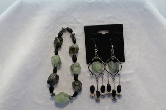 Earrings w/ Matching Bracelet - Green